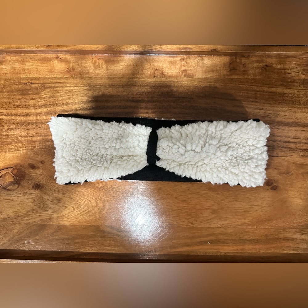 Bearpaw Sherpa Lined Headband - Picture 3 of 6